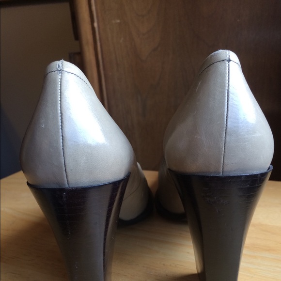 PRADA Pumps Genuine! - Picture 4 of 5